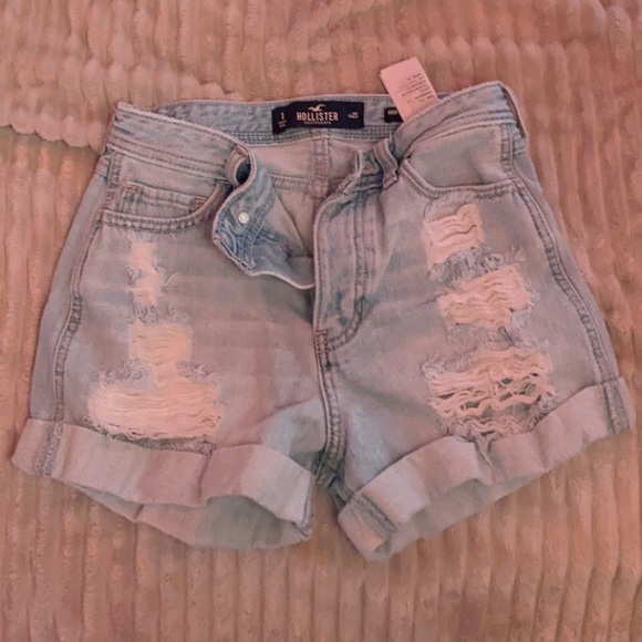 Sold!HOLLISTER SHORTS - Picture 1 of 4
